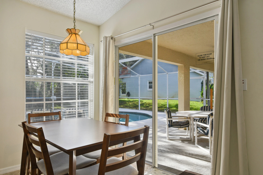 Floridian Pool Home close to Disney  , Davenport, US