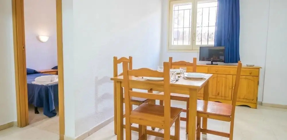 Apartamento familiar con piscina comunitaria