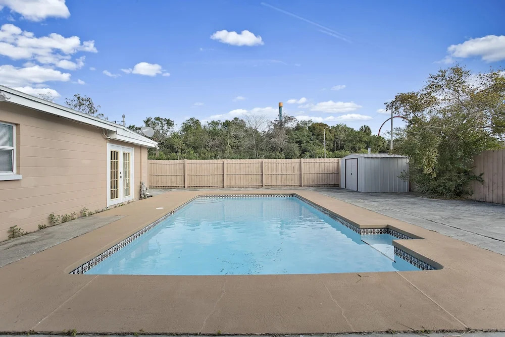 3BR House in Tampa by Tom Well IG - 2911