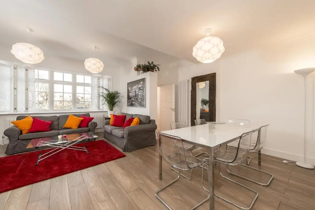 London House