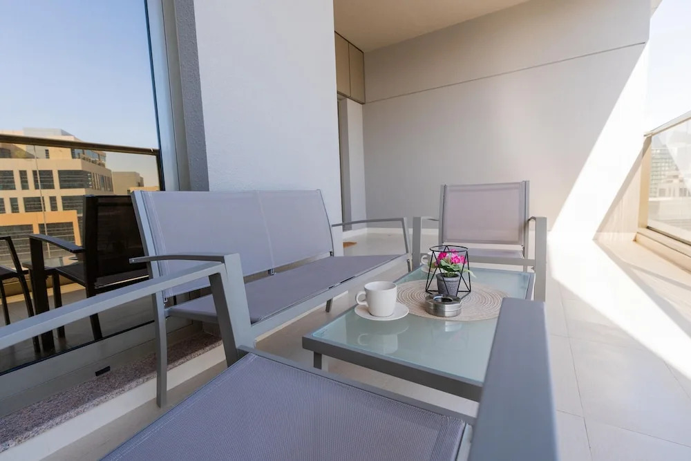 Whitesage - Elegant Apartment With Balcony in Downtown