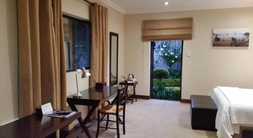 Rosebank Lodge Guesthouse by Claires