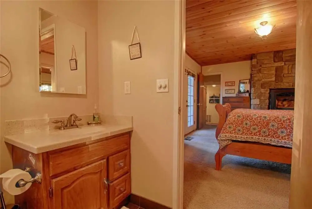 Stunning Lake Views From Cozy Cabin! #105