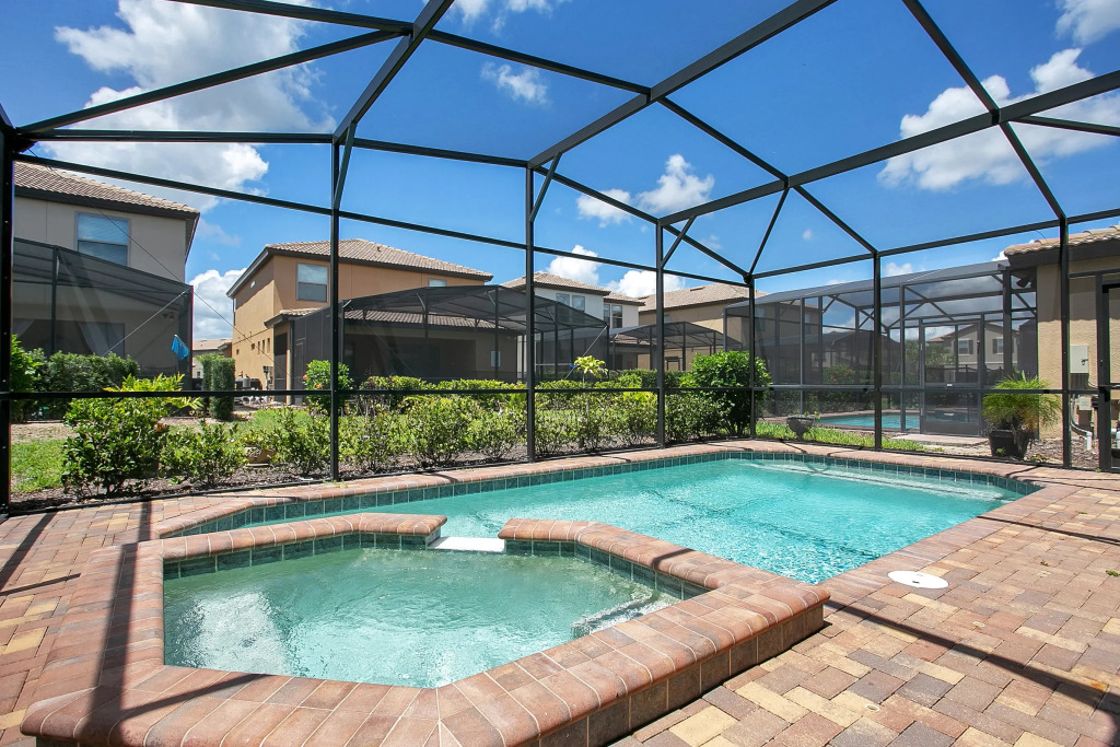 5552- Solterra Brand New - Amazing 5 Beds House, Davenport, US