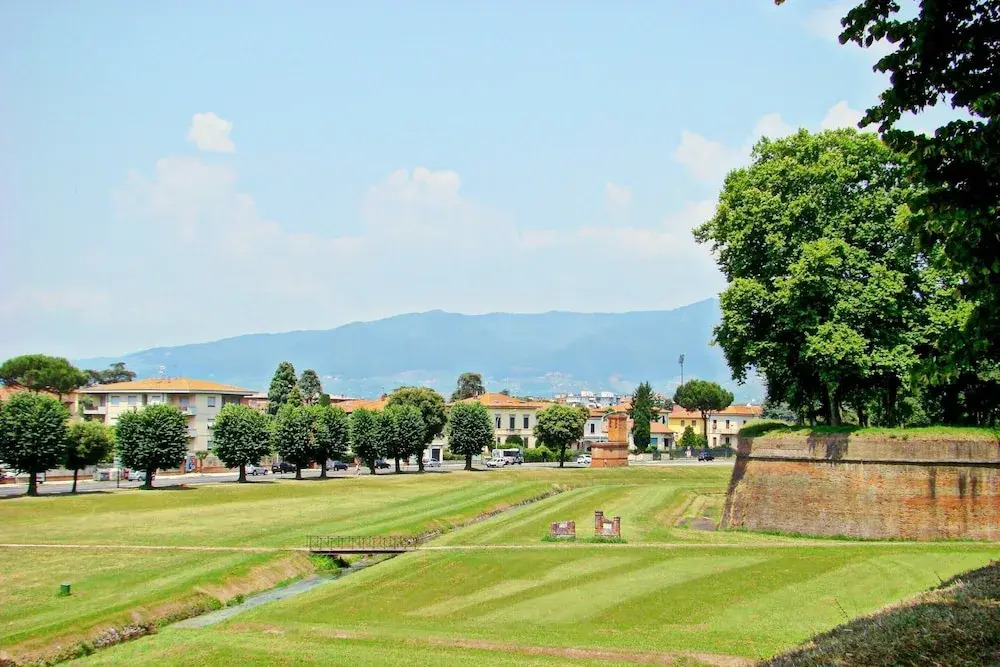 Apartment in Lucca Near Historic City Walls