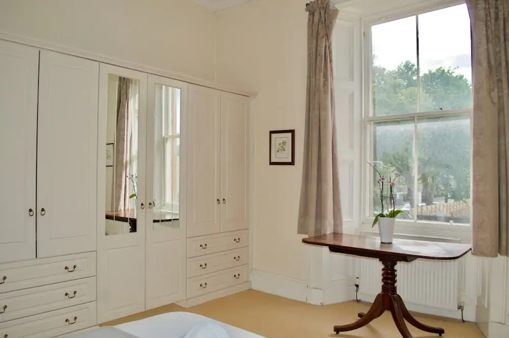 Spacious Flat in Central Stockbridge