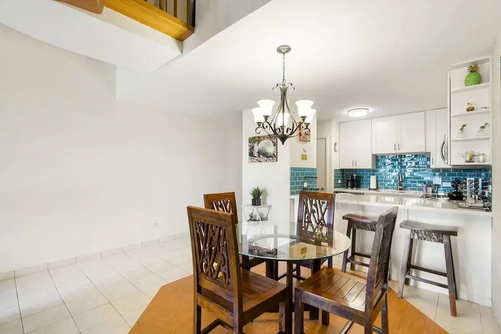 Experience Kamaole Sands 4-409 - Ocean Views, Spacious, Renovated, Wi-fi, AC!