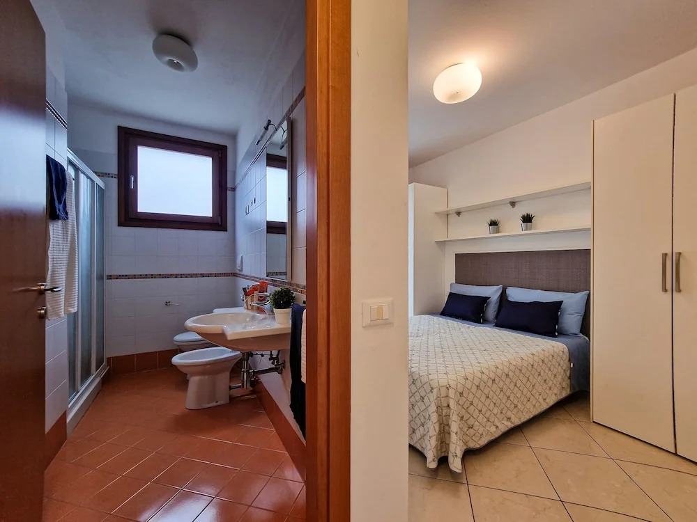 Bright Apartment With Private Garden