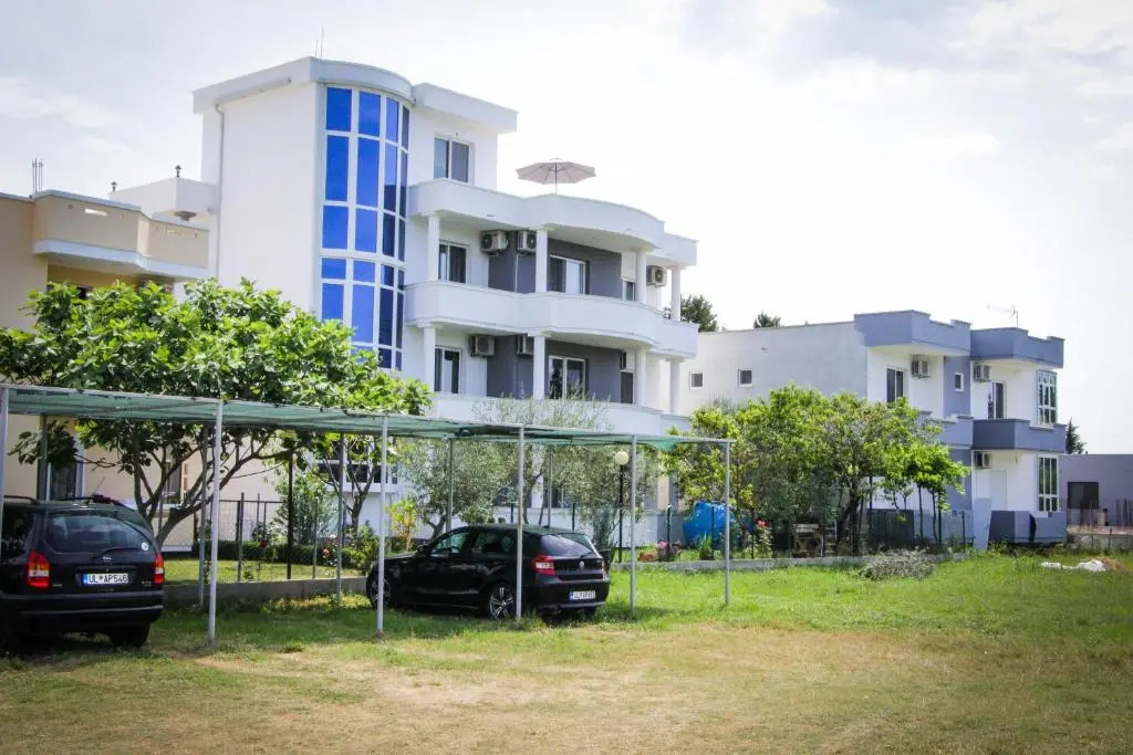 S APARTMENTS