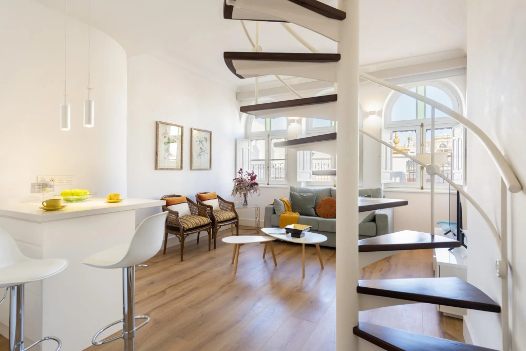 Beautiful Penthouse Located in a Classic Building in the Heart of Seville - Entretejas II