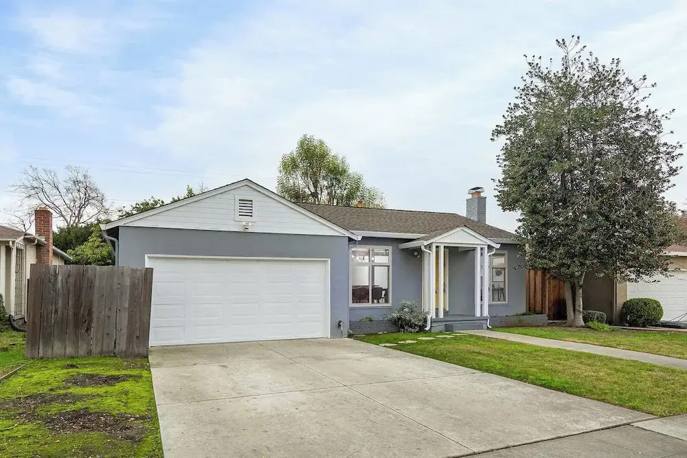 Marbella Lane Impeccable 3BR Delightful Escape
