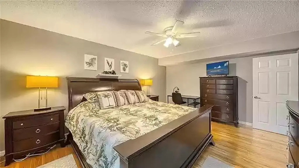 Lovely 3 Bedroom Condo On Golf Course