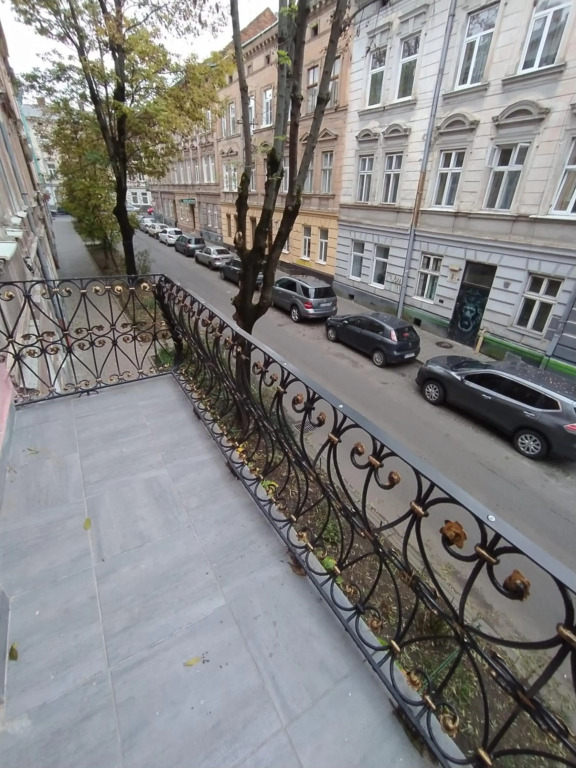 Lviv Meretyna Apartment (між центром і вокзалом)