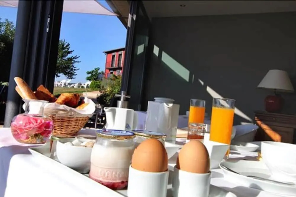 Hôtel Restaurant La Montagne De Brancion
