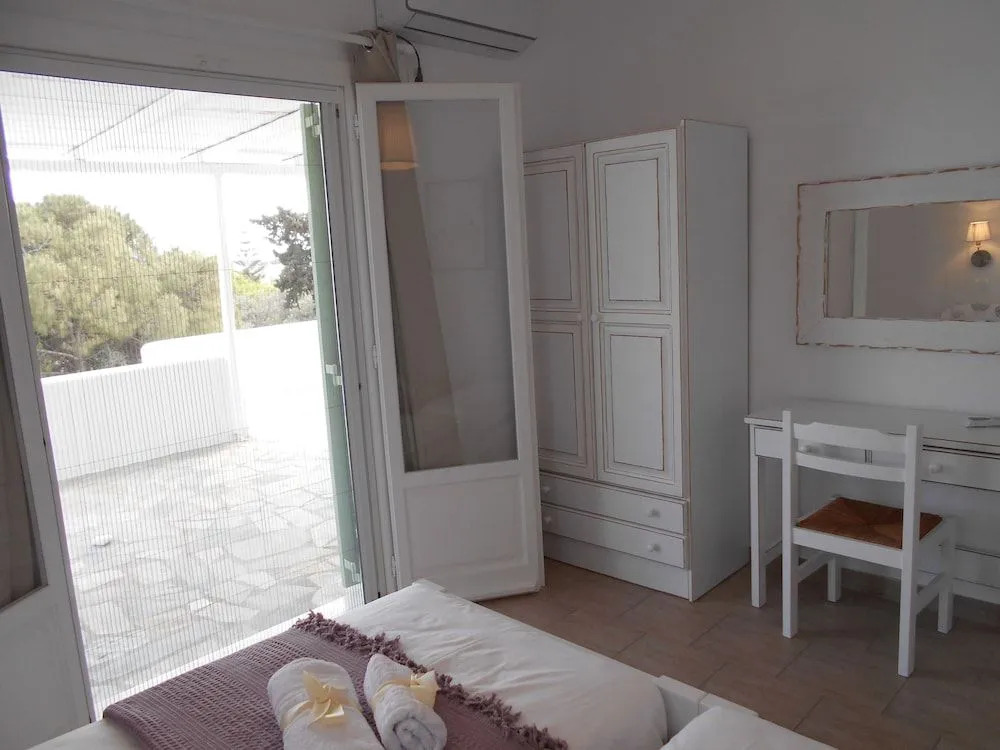Dahlia Apartments And Studios