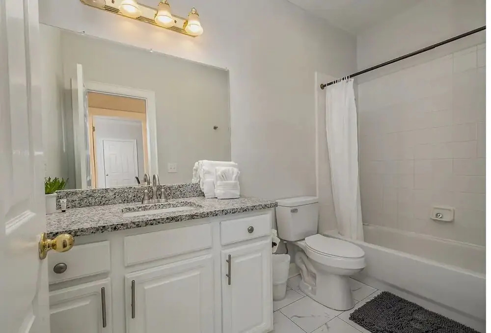 Sleek & Stylish Condo In Southpark 3 Bedroom Home by RedAwning