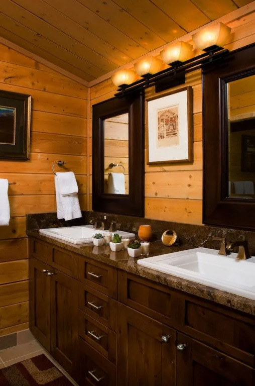 Private Unique On-mtn  4br 4ba 4 Bedroom Cabin by RedAwning
