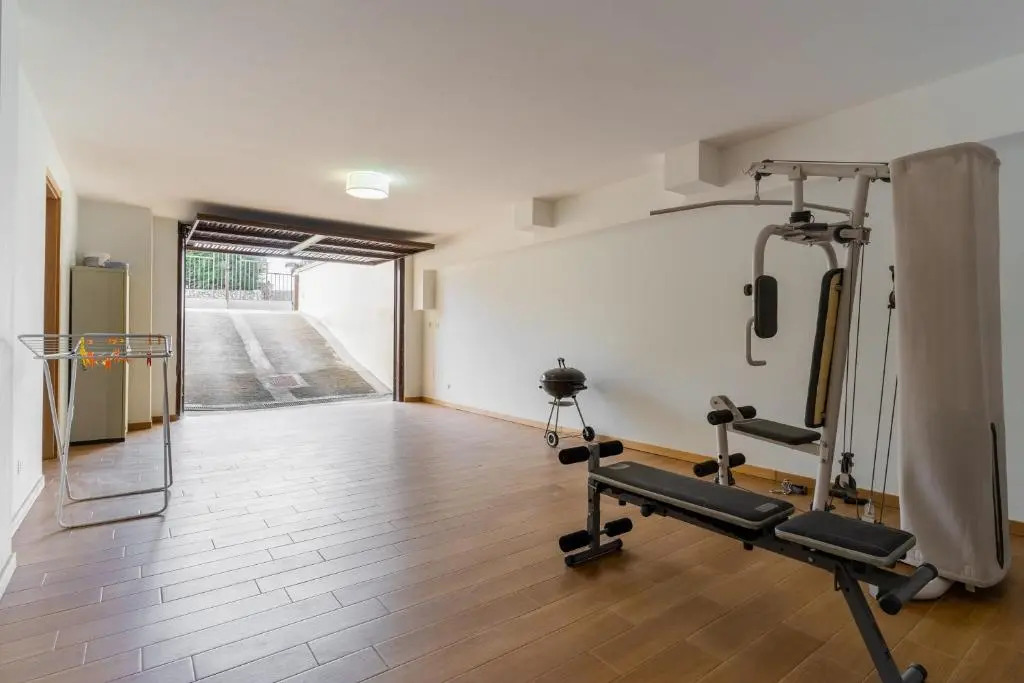 Intera villa ad uso esclusivo con 2 bagni 4 camere da letto,garage,giardino,area fitness,lavatrice,wifi