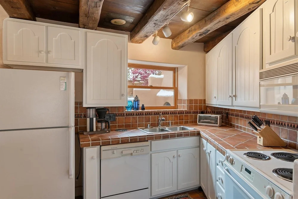 La Joya - Spacious and Historic Downtown Jewel