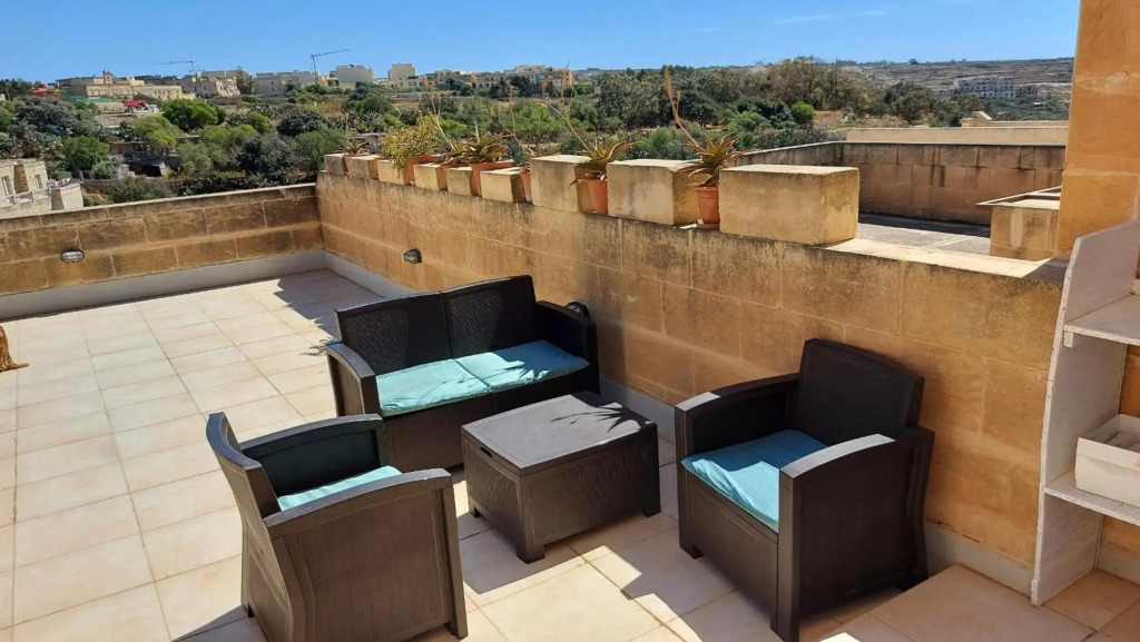 Gozo Inn Love