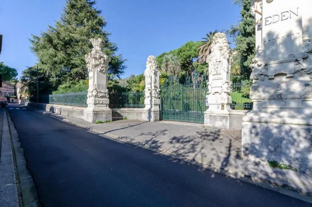 ALTIDO Apt for 4 with Exclusive Pool and Garden in Nervi