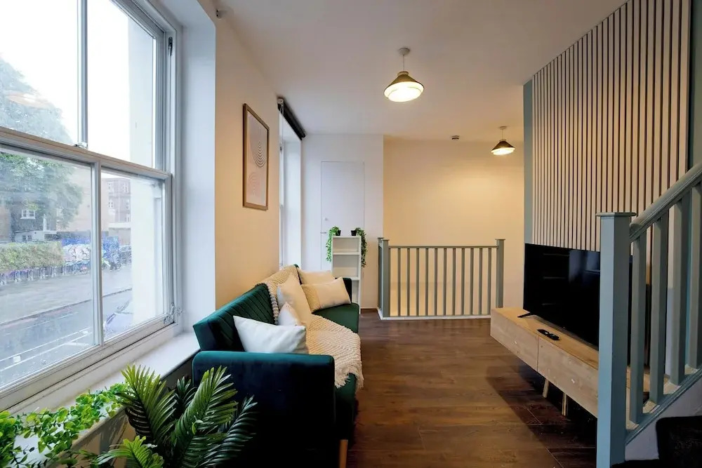 Imperial Corner House-Whitechapel Apartment