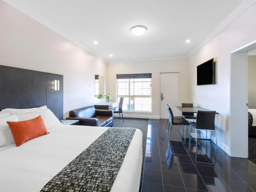 Mercure Goulburn