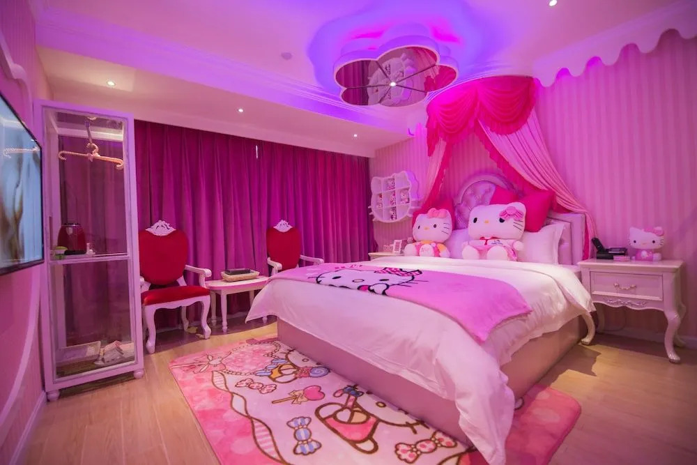 Love Of Swan Theme Hotel