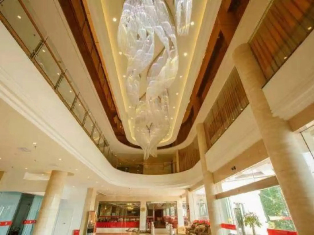 San Tos Hotel