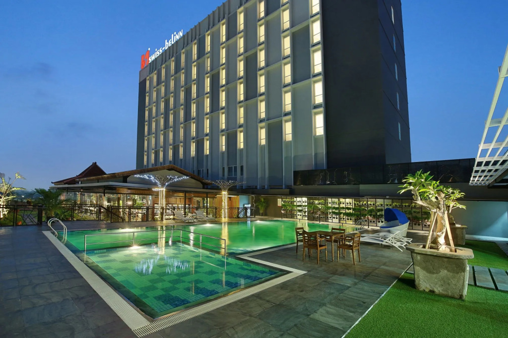 Mercure Solo