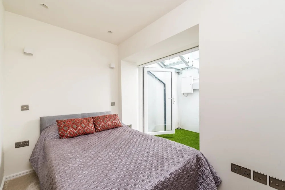 NEW Modern 2BD House in the Heart of Hampstead