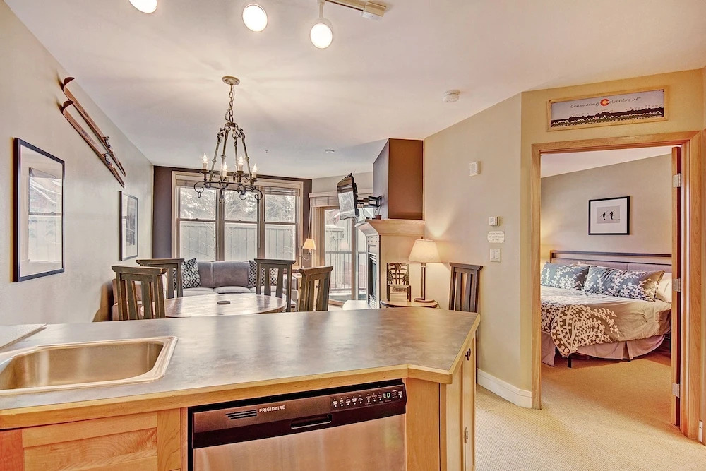 8186 Silver Mill 1 Bedroom 1 Bathroom Condo