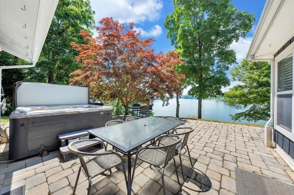 Scenic Point - Private Lakefront Home w/ Dock, Fire Pit, Outside Shower & Hot tub