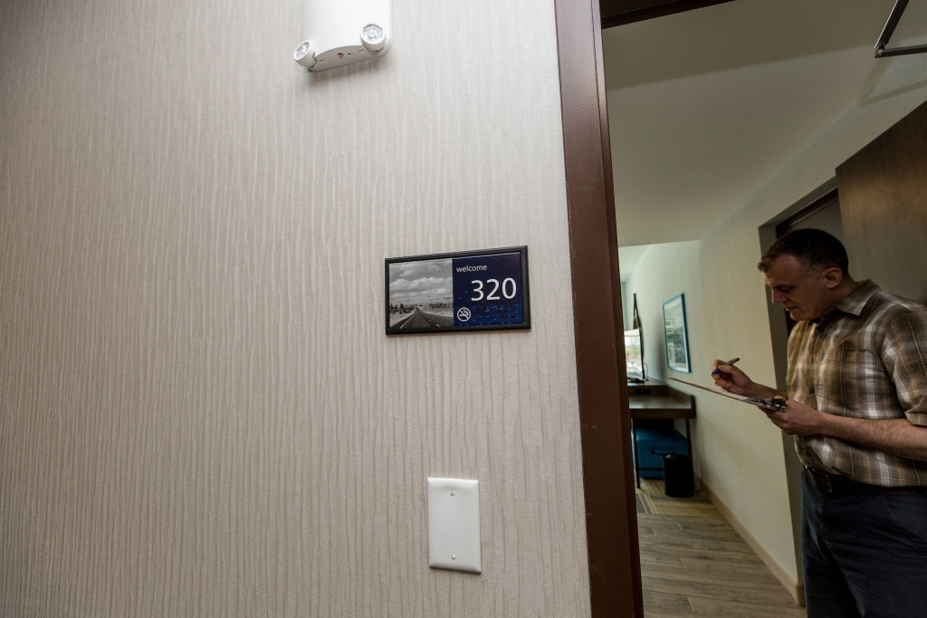 Hampton Inn & Suites Syracuse North Airport Area