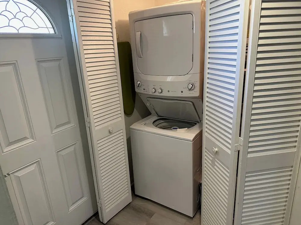 Welcome to Sandpiper Beachfront Condo. Cozy 1-bed in JAX Beach, Perfect for Couples! Pet-friendly!