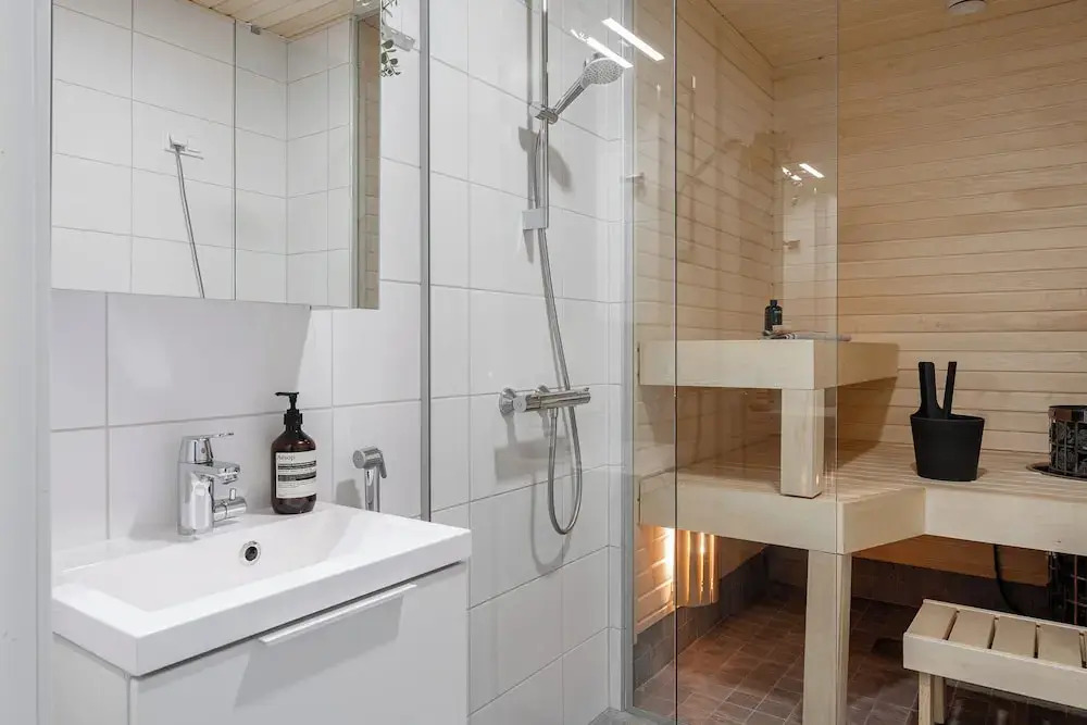 Modern 2BR Apartment with Sauna & Large Balcony