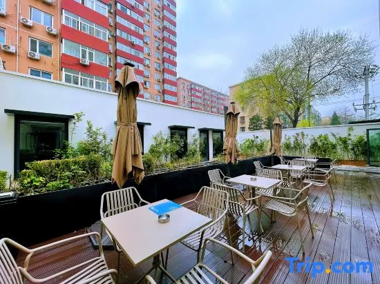 Enjoy Hotel（Sanlitun Tuanjiehu Subway Station Store）