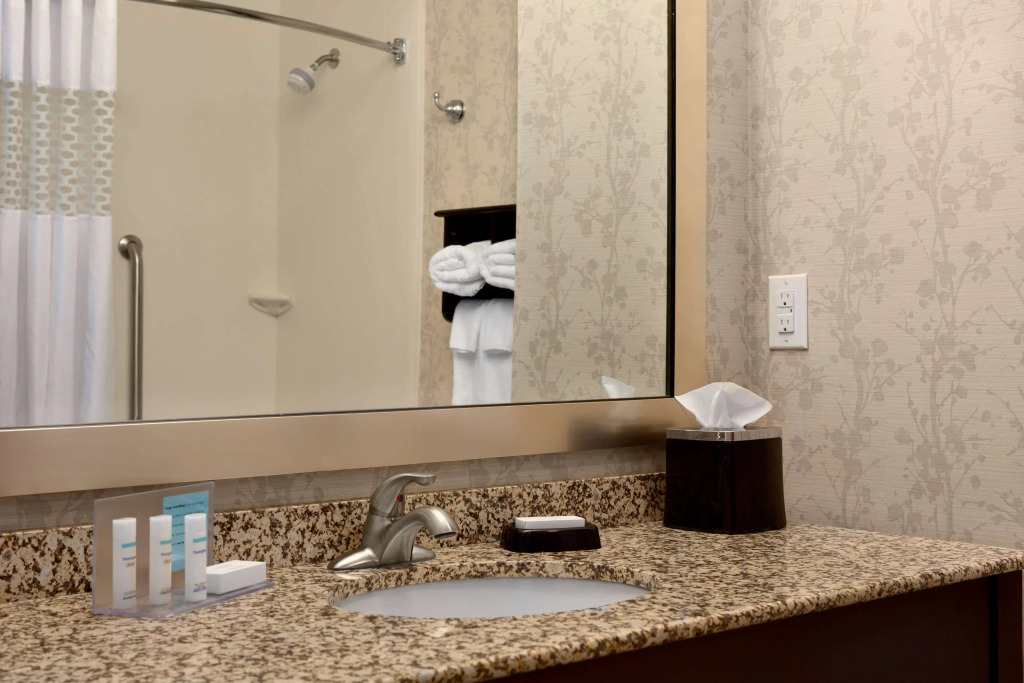 Hampton Inn and Suites Parkersburg Downtown