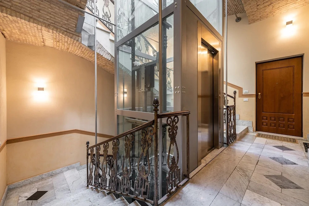 Martini Castello Boutique Apartments - Historic Center & Lift