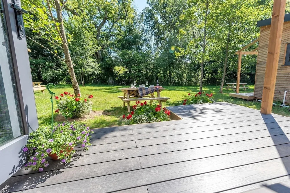 Sunset Cabins at The Oaks Woodland Retreat