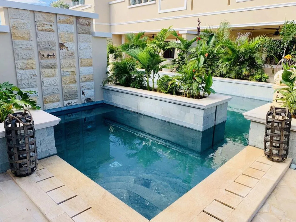 Royal River, Luxury Hotel