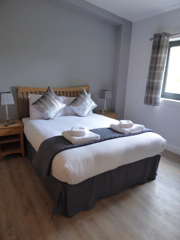 Oak Lodge