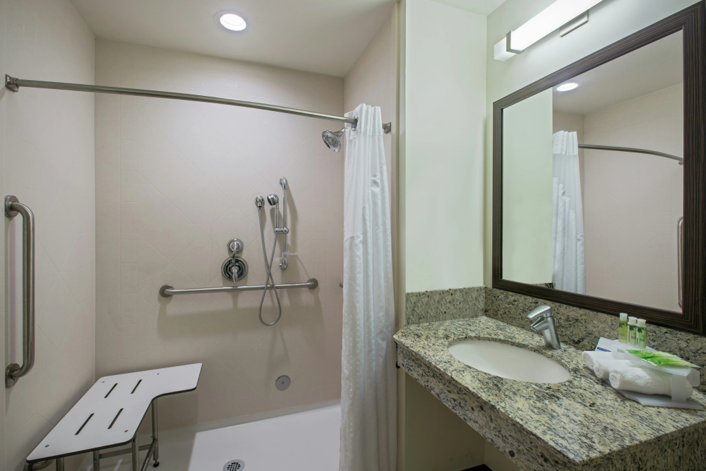 Holiday Inn Express & Suites Kailua-Kona by IHG
