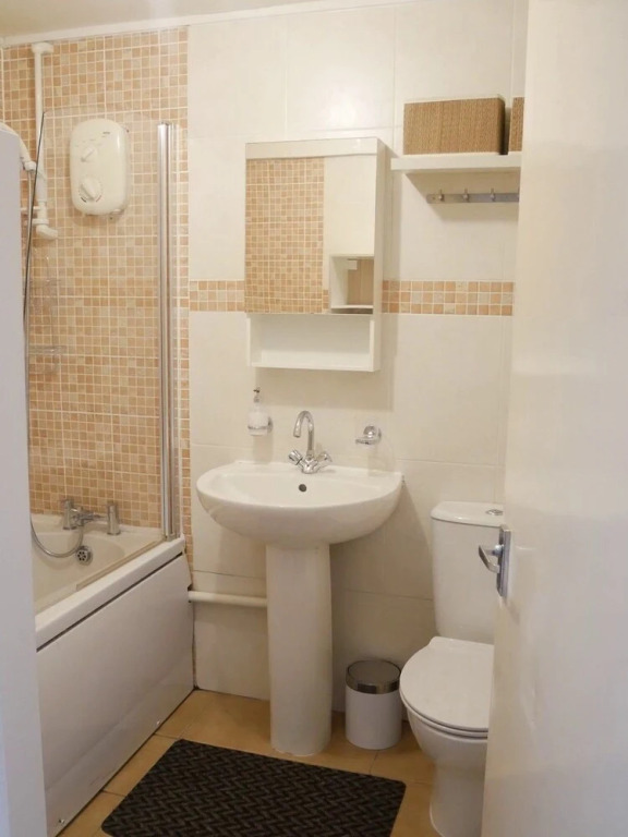 Bright 2 Double Bedrooms Apartment