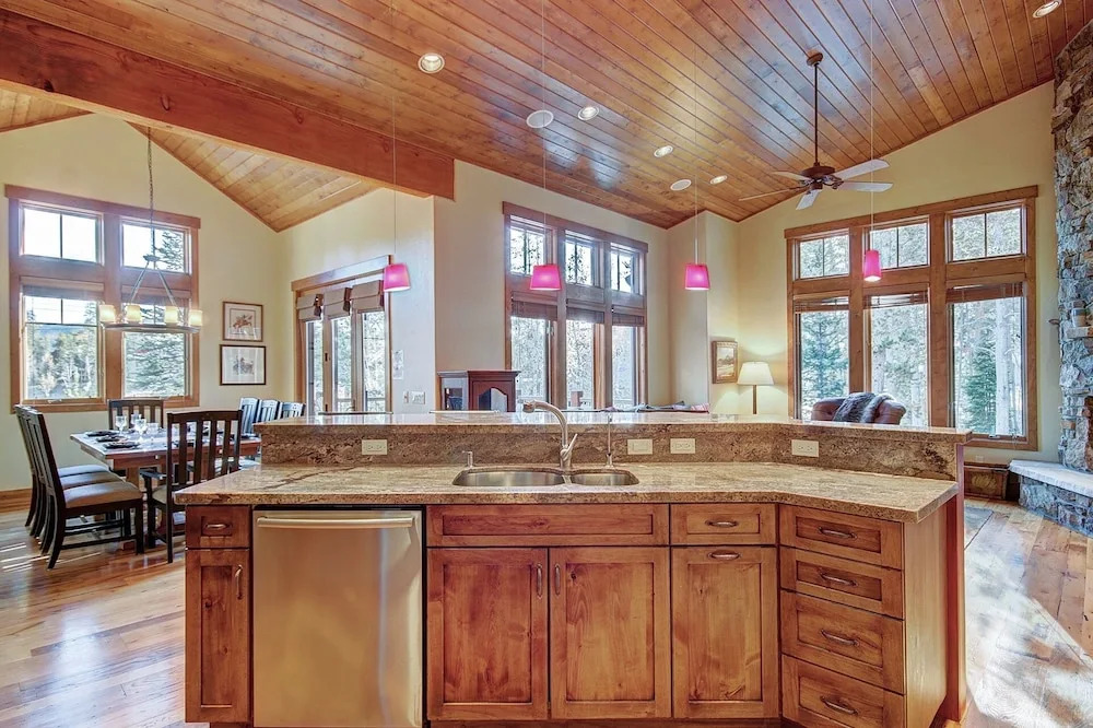 Shock Hill Escape 4 Bedroom Home
