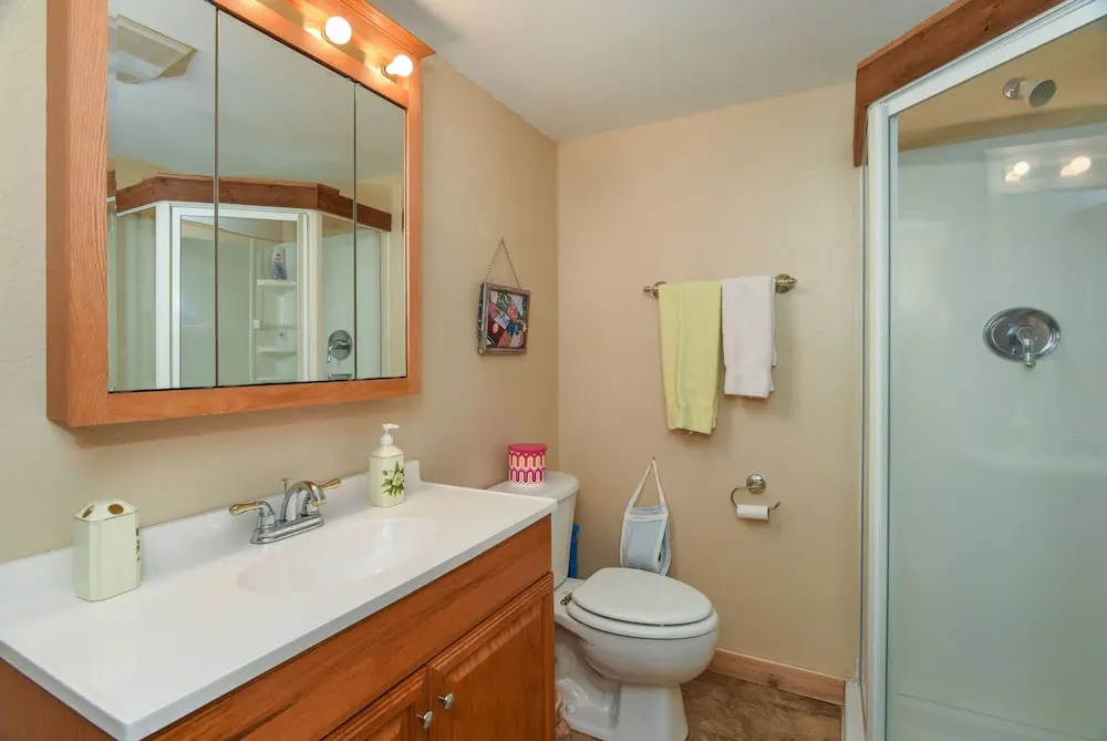 Mountain Hideaway At 4,000 - Hot Tub & Deck! 3 Bedroom Home