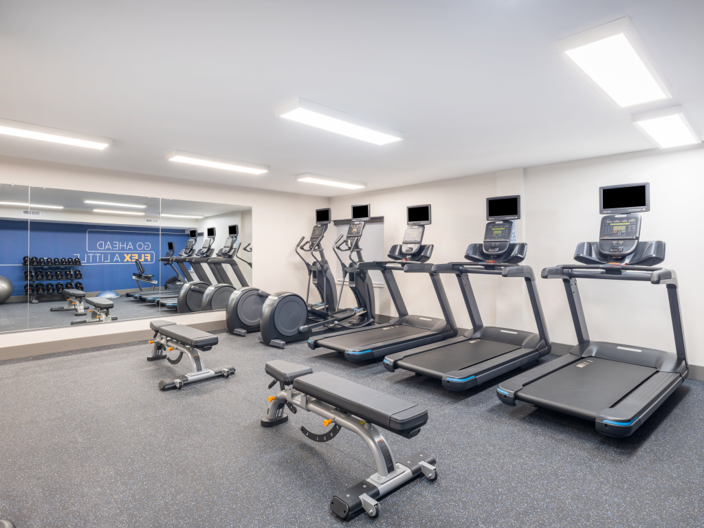 Holiday Inn Express & Suites Greensboro - I-40 atWendover by IHG