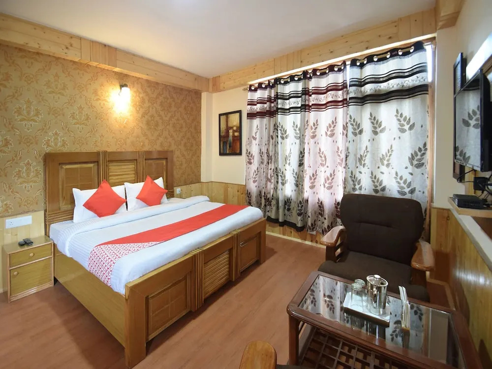 OYO 12275 Crown Hospitality
