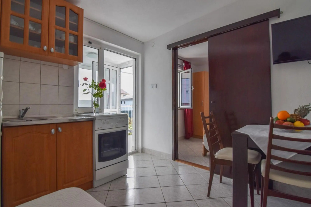 Apartment Pocrnja