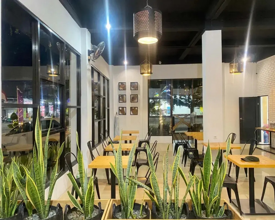 Urbanview Hotel Medio Inn Palu by RedDoorz